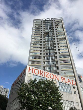 Horizon Plaza